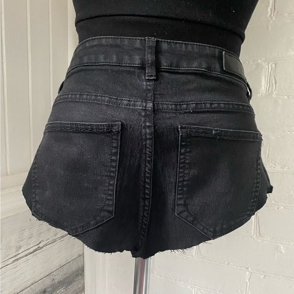 Vero Moda super short shorts - Picture 3 of 8